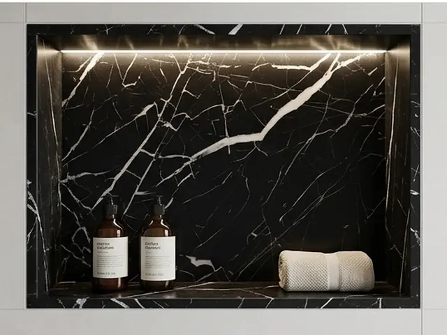 Ilustração: Nero Marquina em nicho decorativo iluminado
