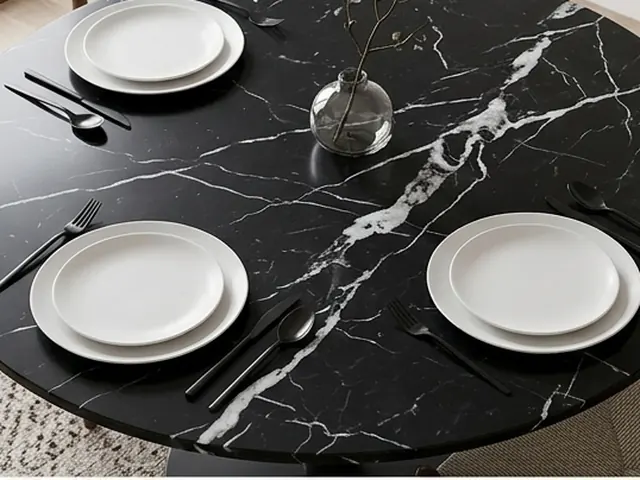 Ilustração: Nero Marquina em tampo de mesa de jantar